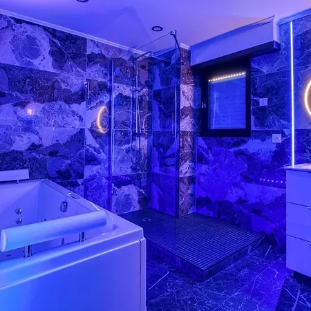 Avec Sauna, Jacuzzi, * Straßburg