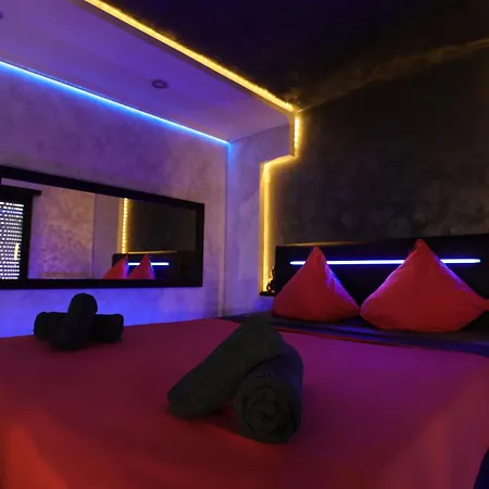 Avec Sauna, Jacuzzi, * Straßburg