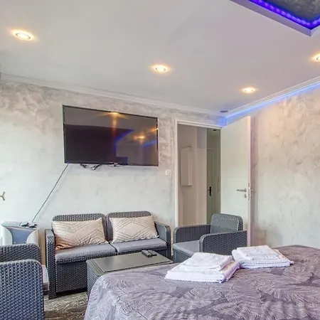 Appartement Avec Sauna, Jacuzzi, Strasbourg
